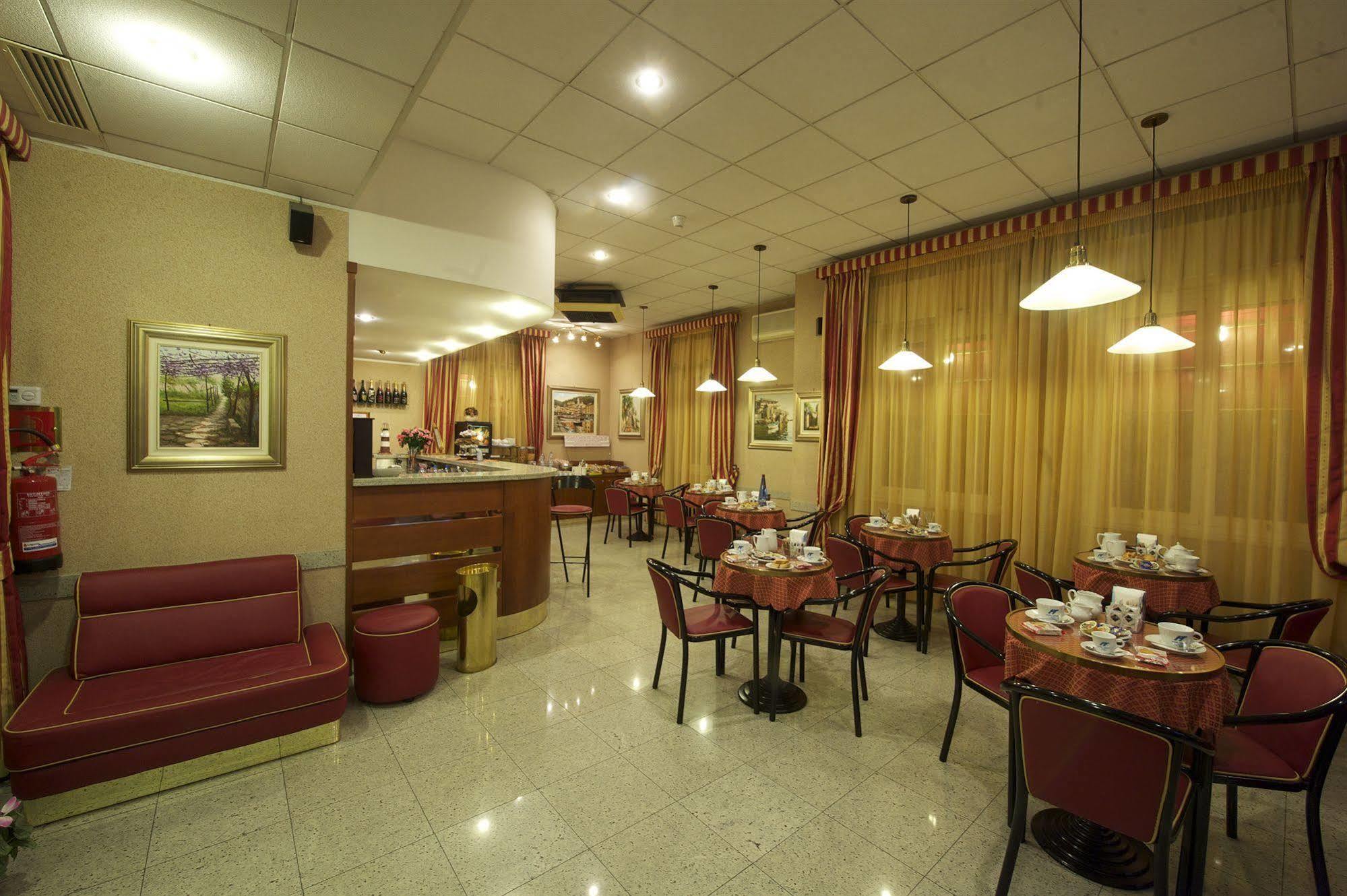 Hotel Tirreno Genua Exterior foto