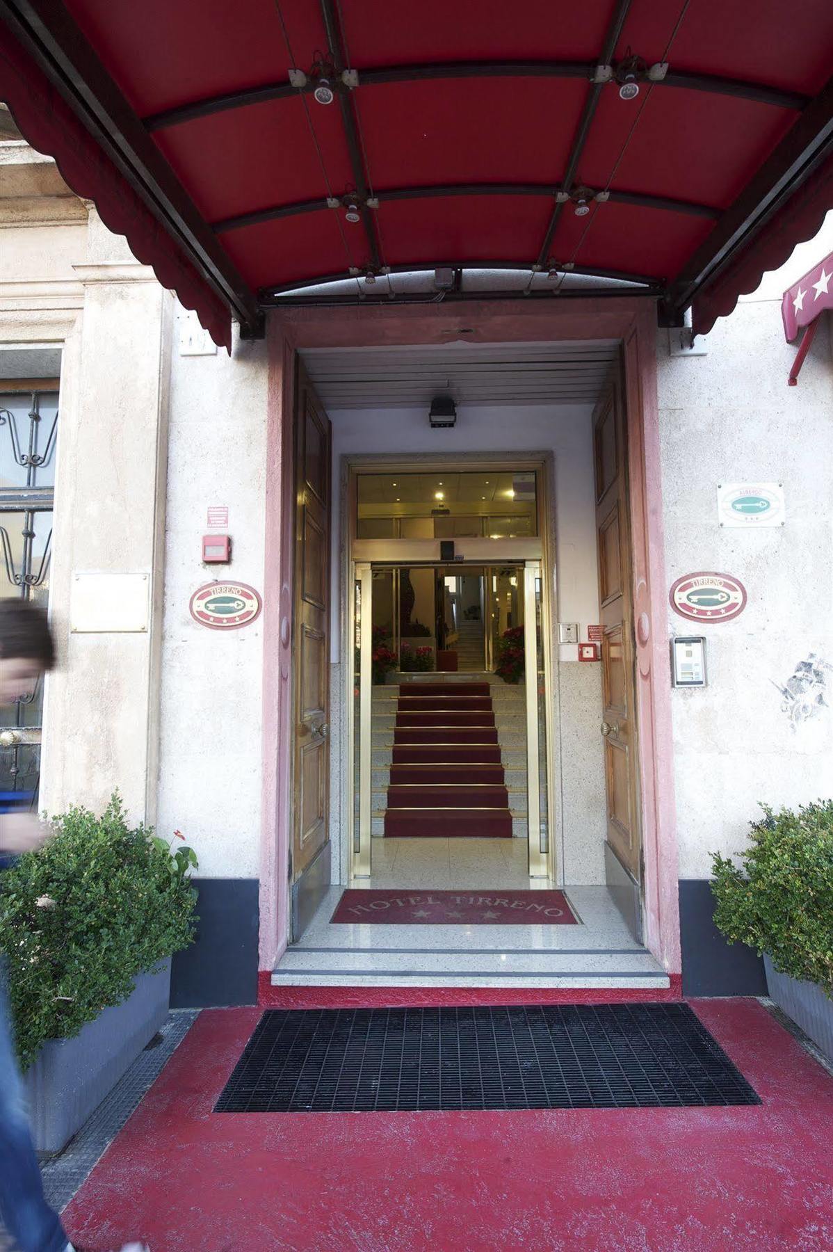 Hotel Tirreno Genua Exterior foto